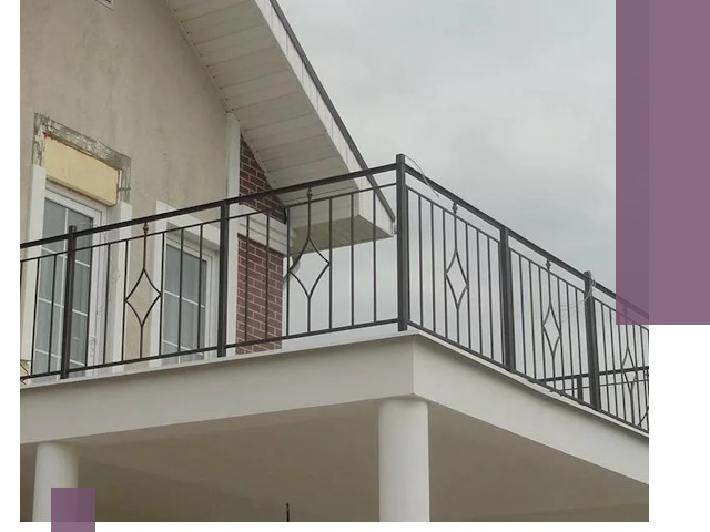 Изготовление балконных ограждений в Гусе-Хрустальном из металла и стекла